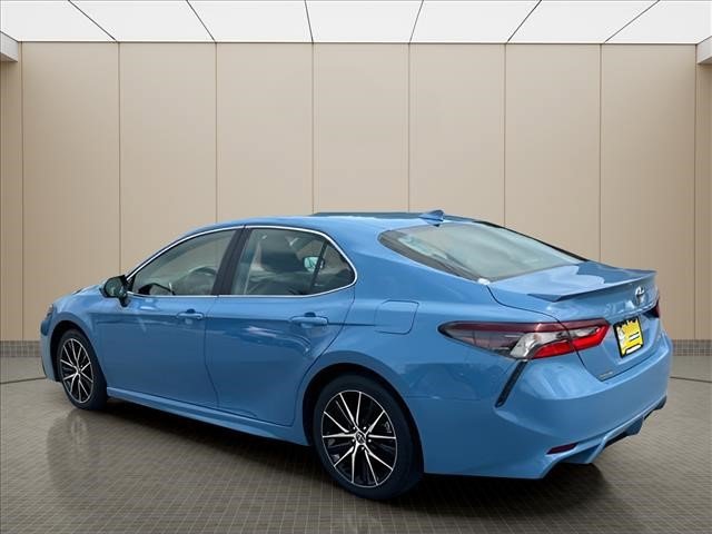 Used 2024 Toyota Camry SE FWD image 4