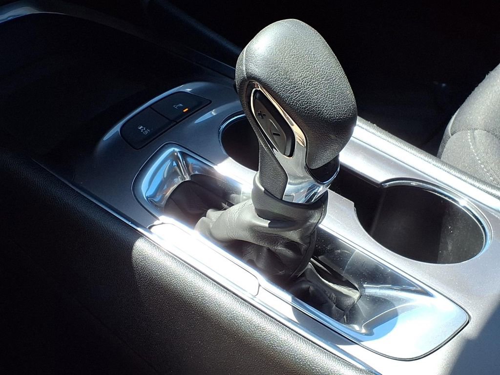 Used 2022 Chevrolet Malibu LS FWD image 15