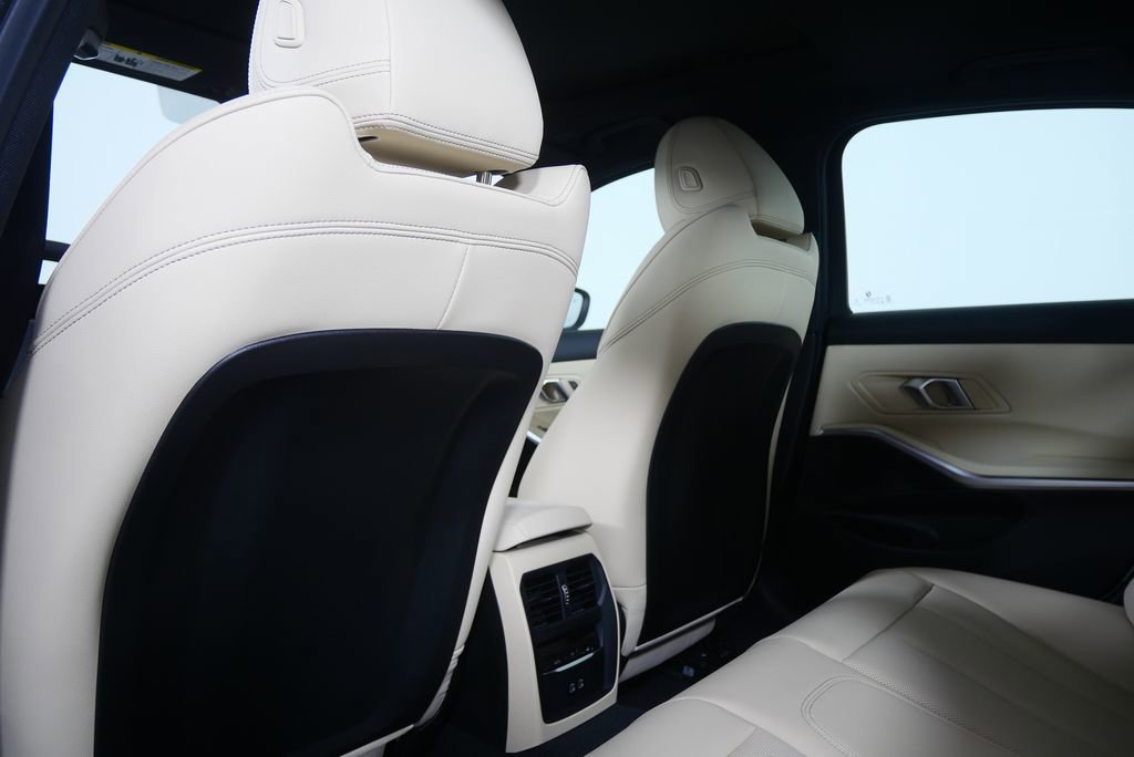 Used 2026 BMW 330i Sedan w/ Convenience Package image 17