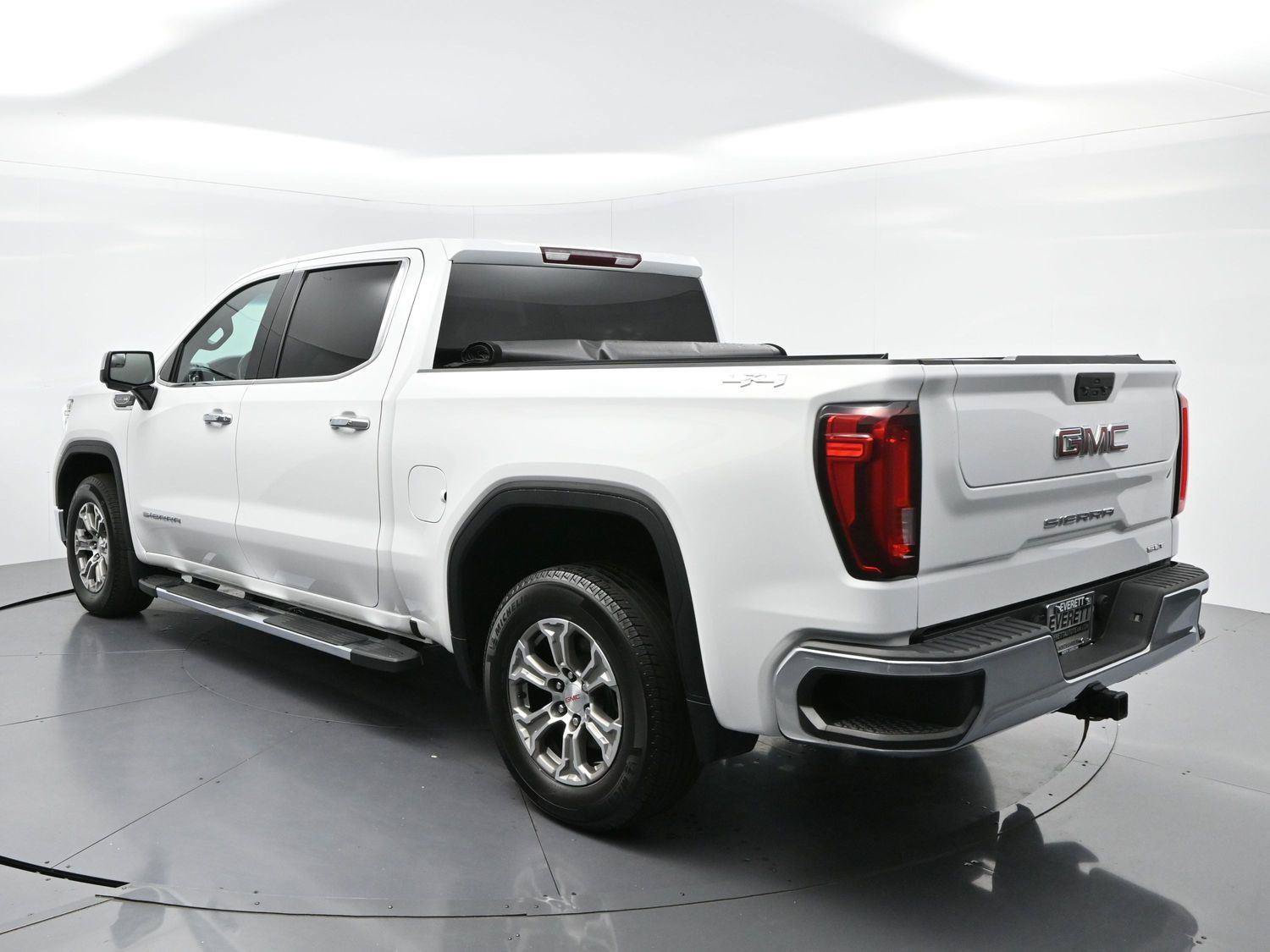 Used 2022 GMC Sierra 1500 SLT AWD/4WD image 5
