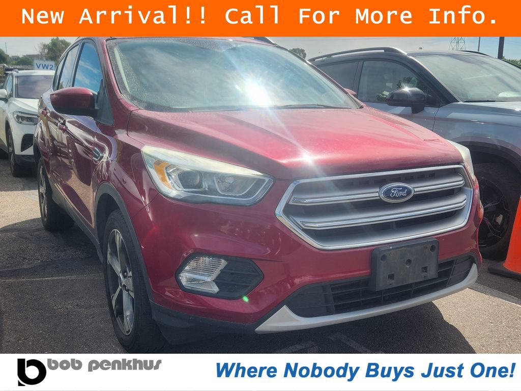 Used 2017 Ford Escape SE w/ Equipment Group 201A AWD/4WD image 1
