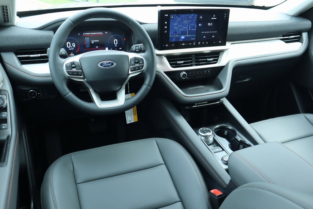 New 2025 Ford Explorer Active w/ Active Comfort Package image 2