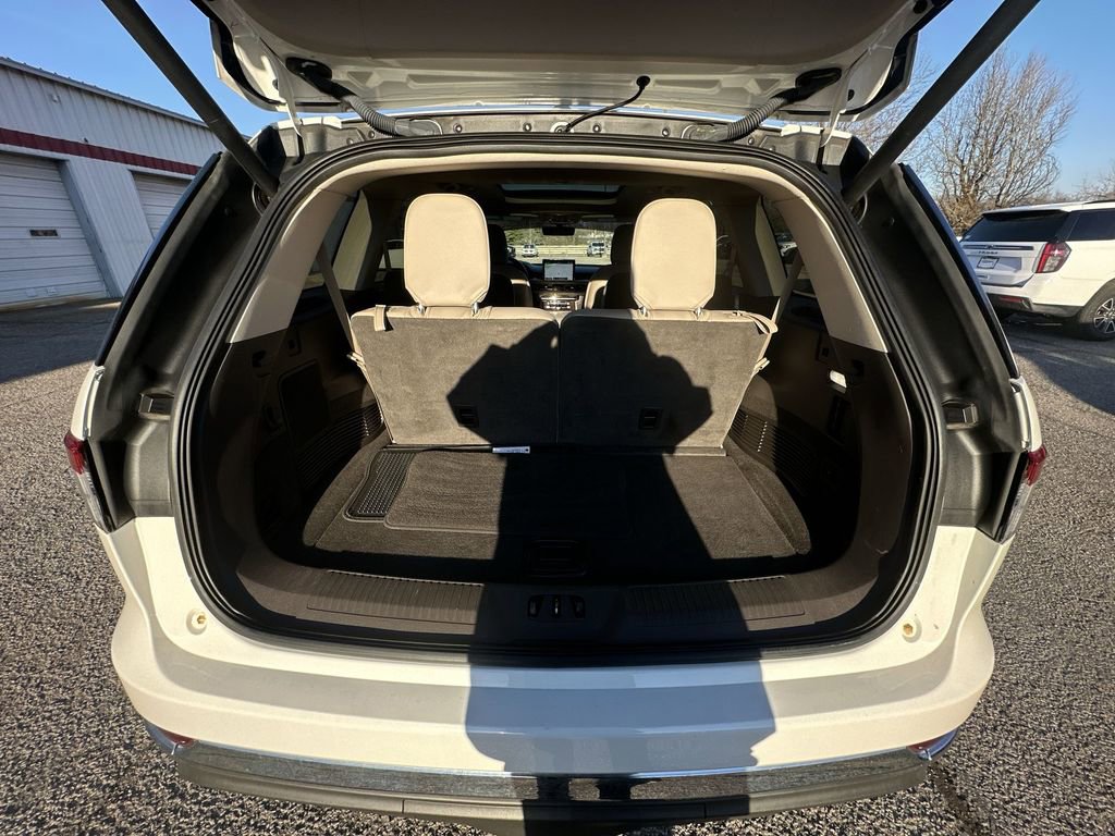 Used 2022 Lincoln Aviator Reserve w/ Elements Package Plus image 25