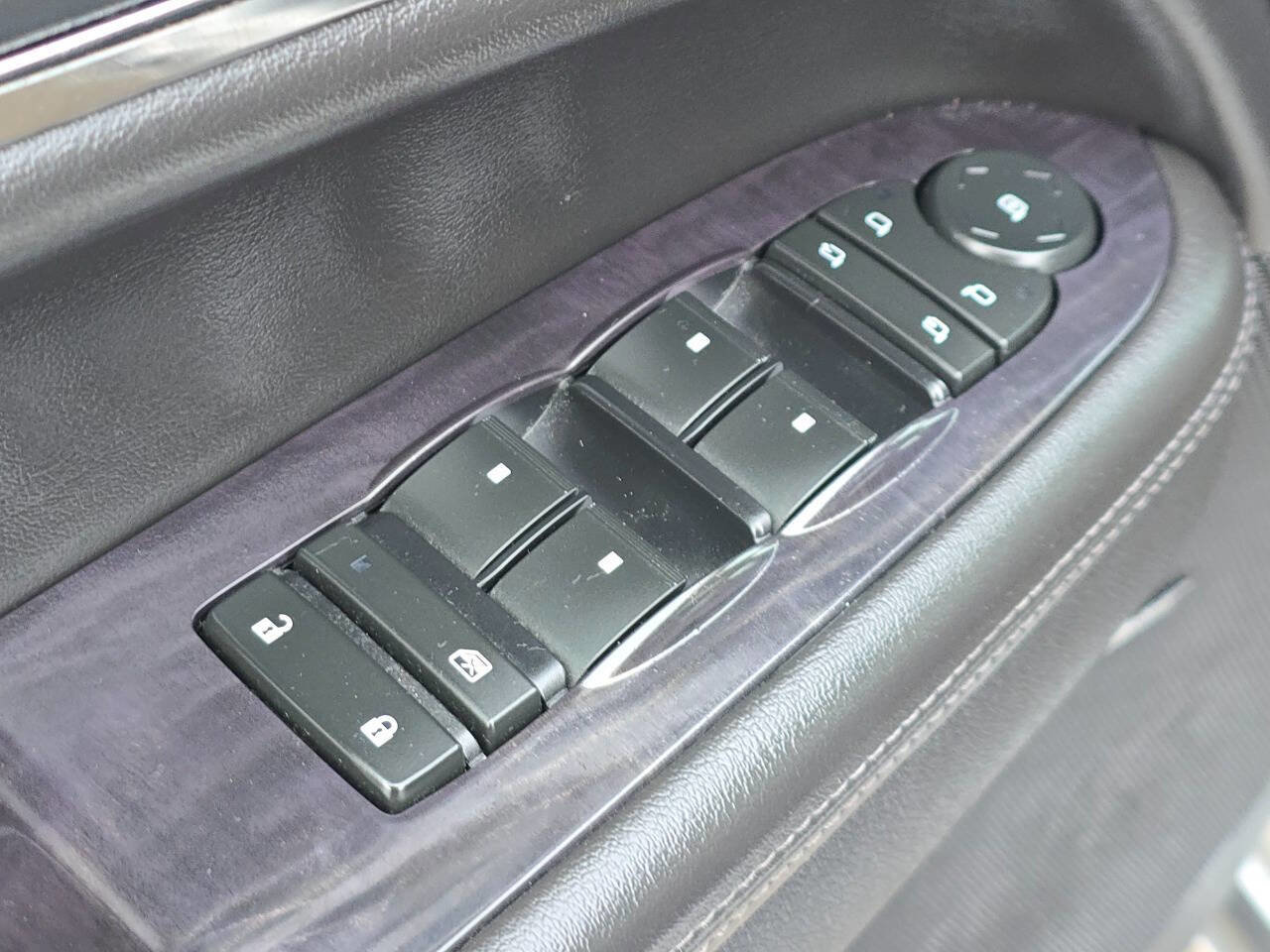 Used 2016 Buick Enclave Premium w/ Experience Buick Package image 27