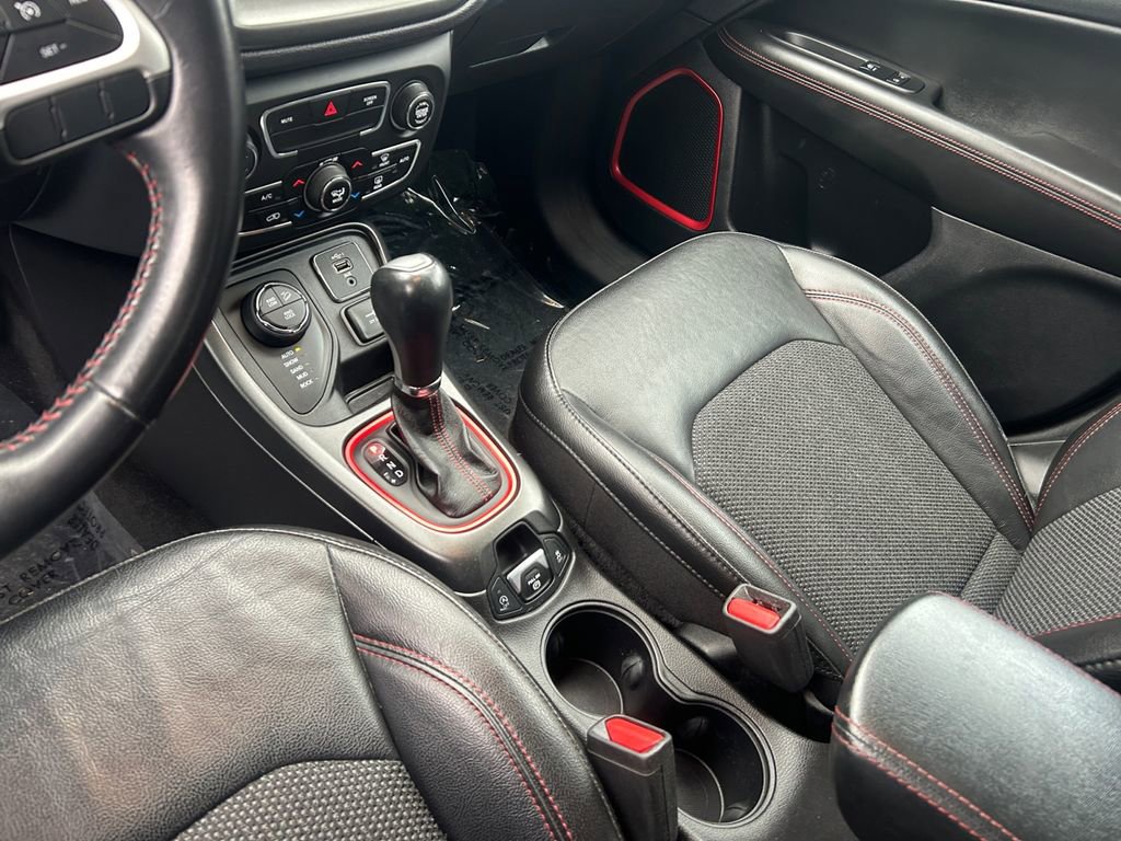 Used 2020 Jeep Compass Trailhawk image 20