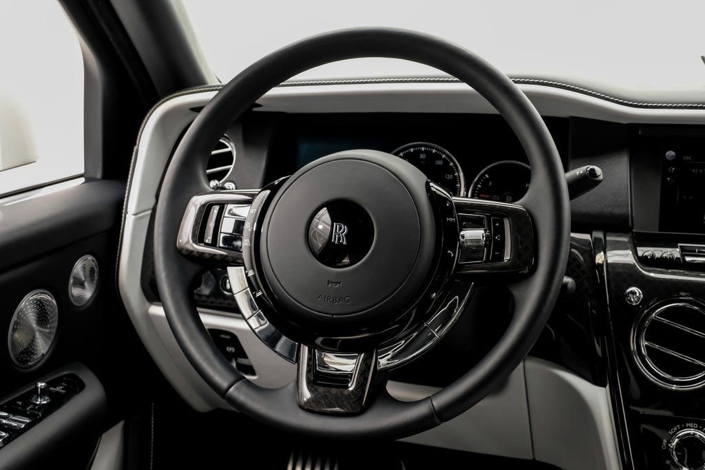 Used 2022 Rolls-Royce Cullinan Black Badge AWD/4WD image 13
