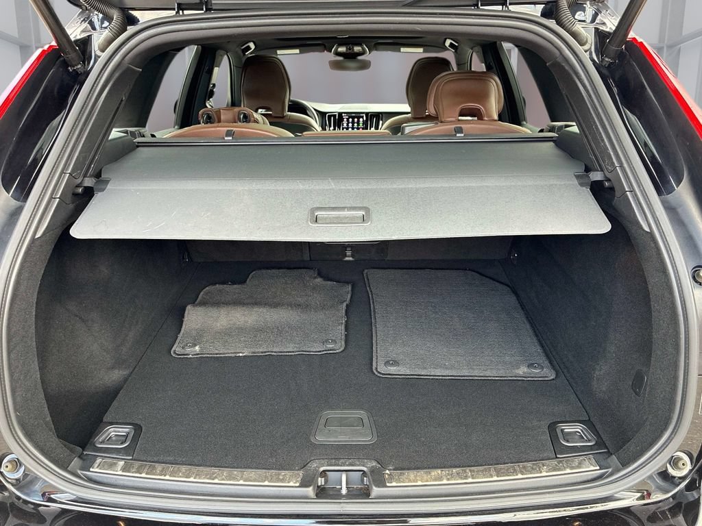 Used 2023 Volvo XC60 B5 Plus FWD image 21
