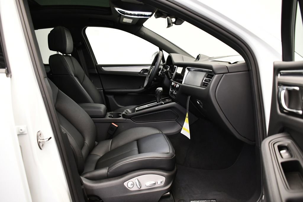 Used 2026 Porsche Macan AWD/4WD image 51
