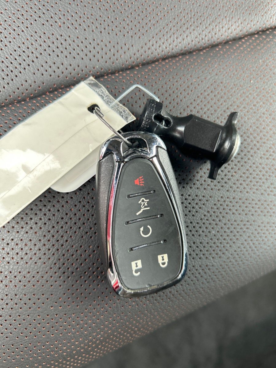 Used 2023 Chevrolet Traverse High Country w/ LPO, 'HIT The Road' Package FWD image 23