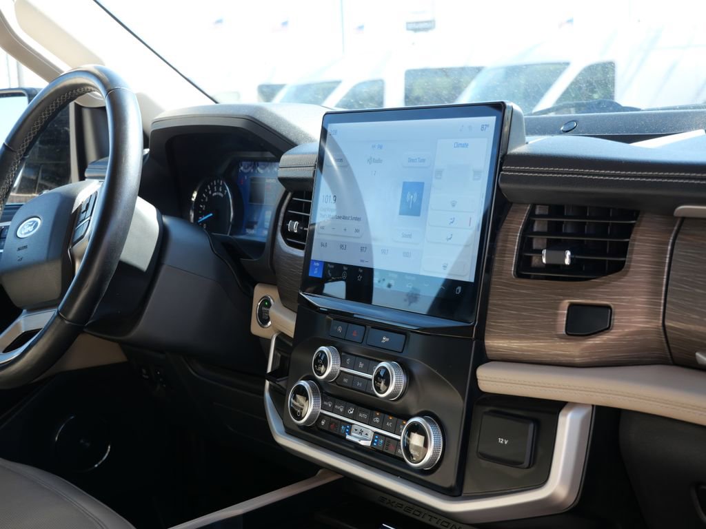 Used 2024 Ford Expedition Max Limited image 19