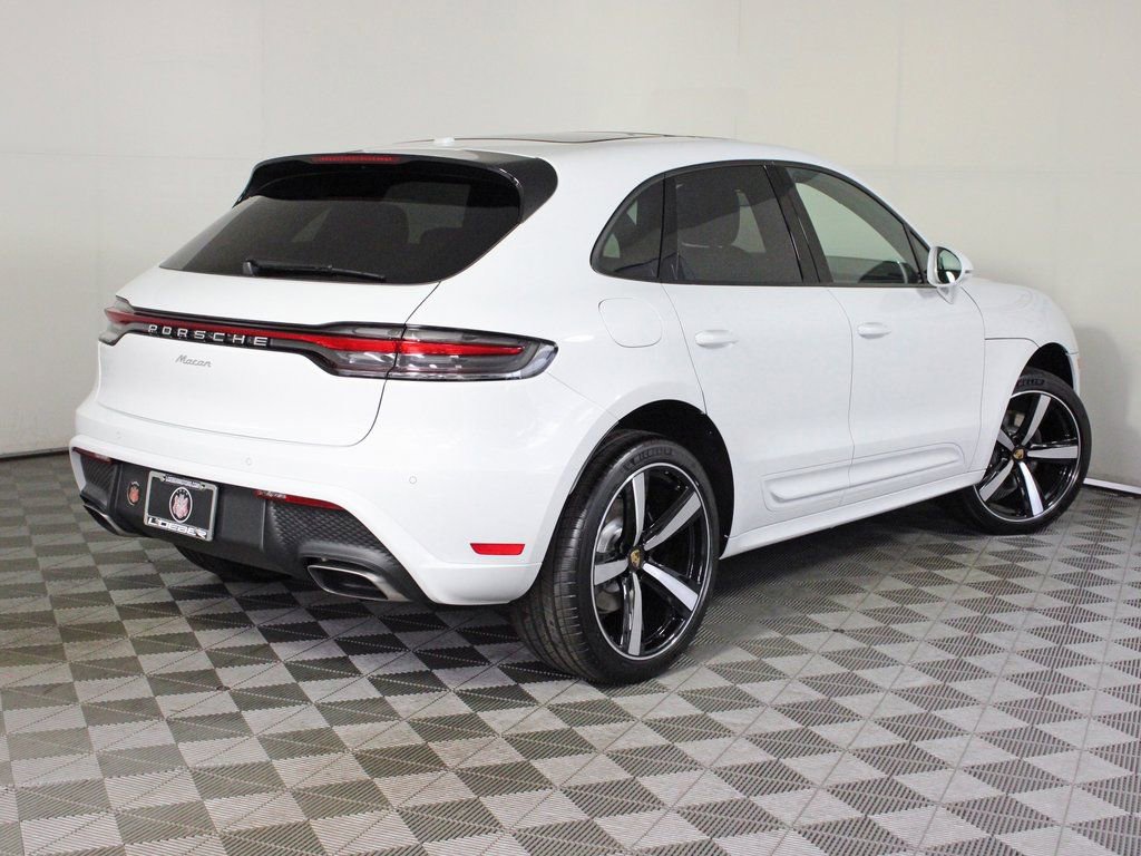 Certified 2025 Porsche Macan image 7