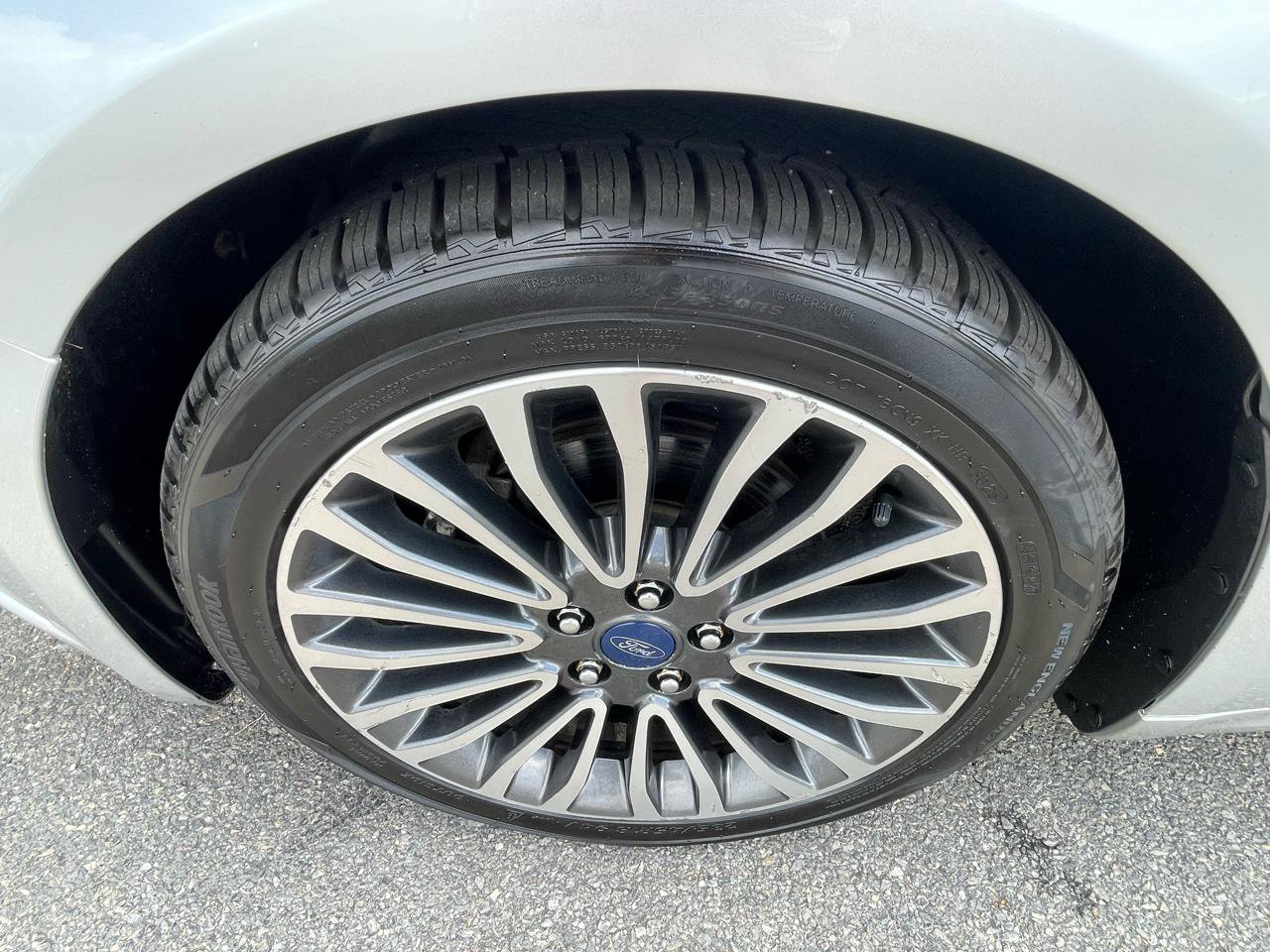 Used 2018 Ford Fusion Titanium AWD/4WD image 18