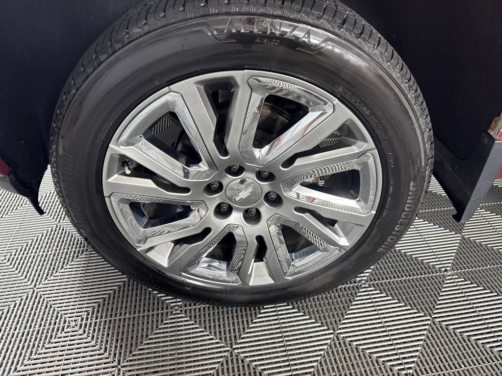 Used 2019 Chevrolet Silverado 1500 High Country w/ High Country Premium Package AWD/4WD image 10