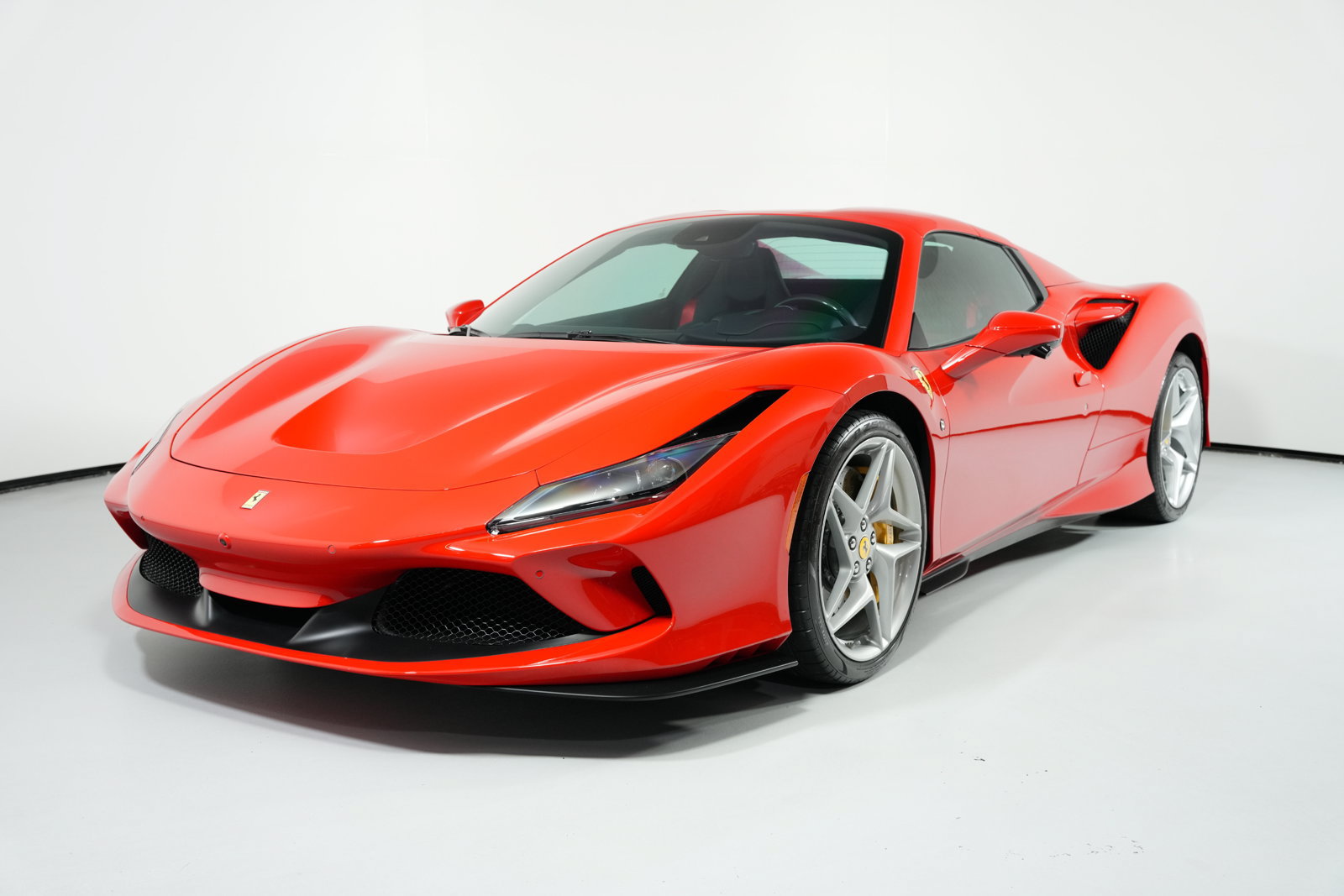 Used 2022 Ferrari F8 Spider RWD image 7