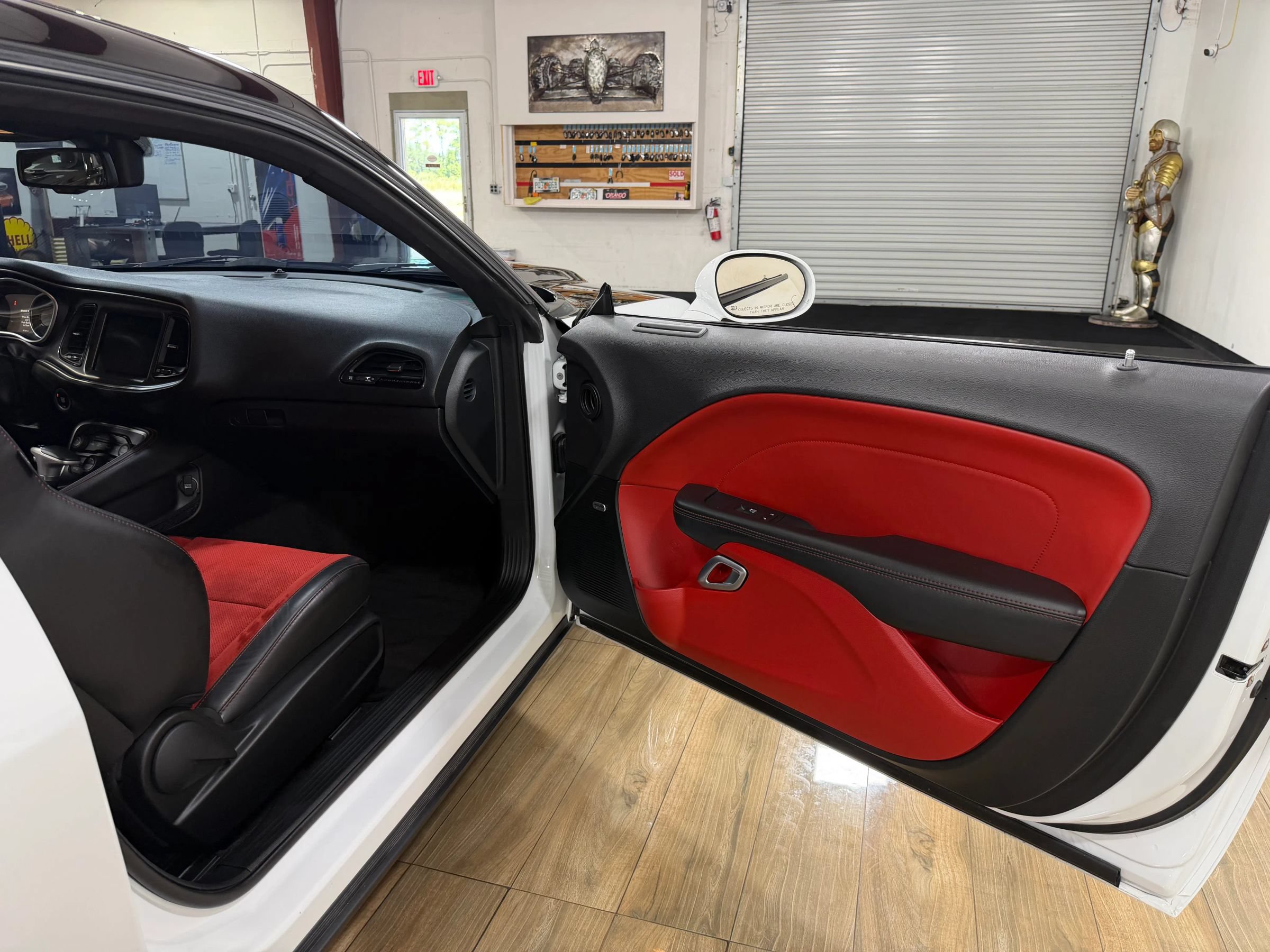 Used 2018 Dodge Challenger R/T Scat Pack w/ Leather Interior Group RWD image 22