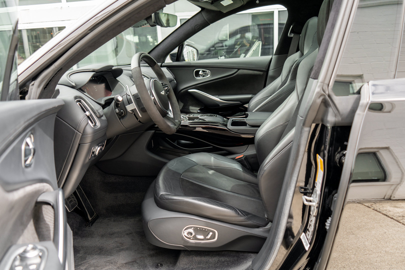 Used 2023 Aston Martin DBX 707 AWD/4WD image 10