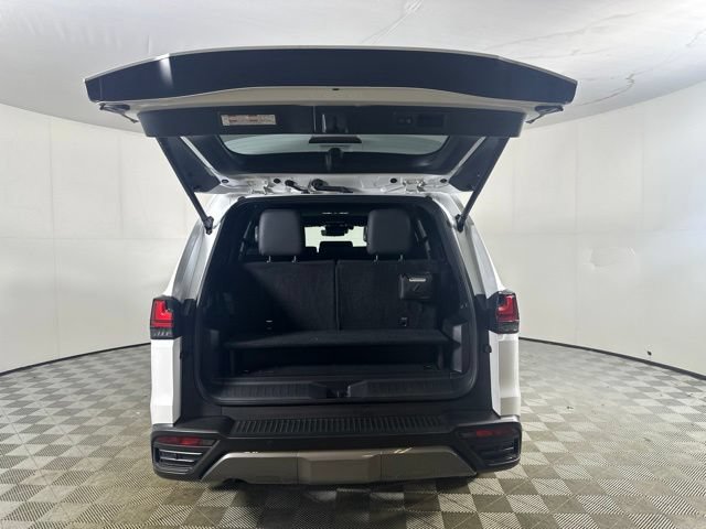 Used 2025 Lexus LX 700h Luxury w/ Appearance Package AWD/4WD image 9