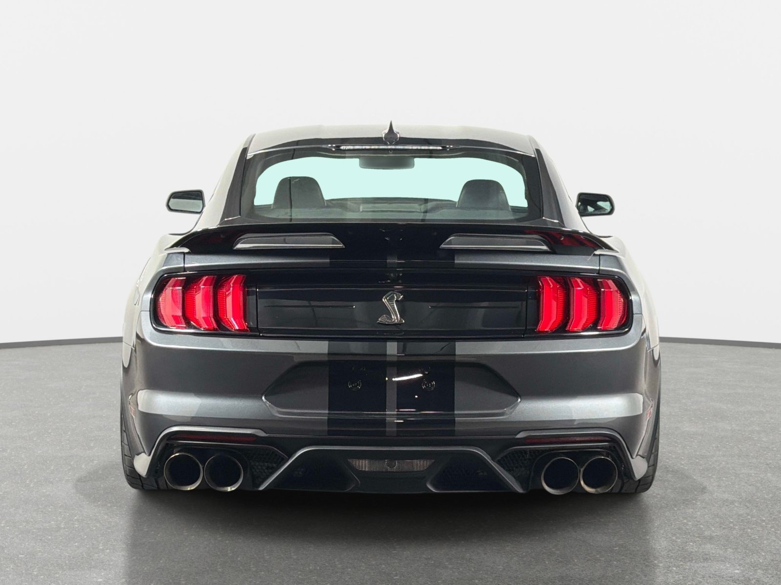 Used 2020 Ford Mustang Shelby GT500 w/ Technology Package RWD image 4