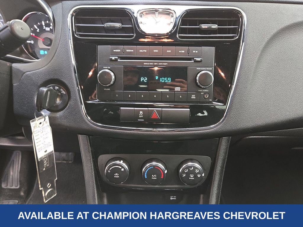 Used 2014 Chrysler 200 LX image 18