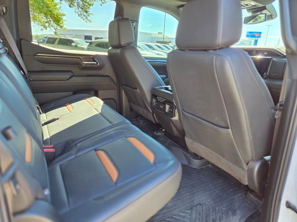 Used 2024 GMC Sierra 1500 AT4 w/ AT4 Premium Package AWD/4WD image 12