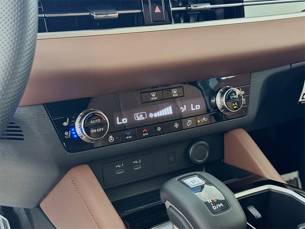 New 2025 Mitsubishi Outlander SEL image 16