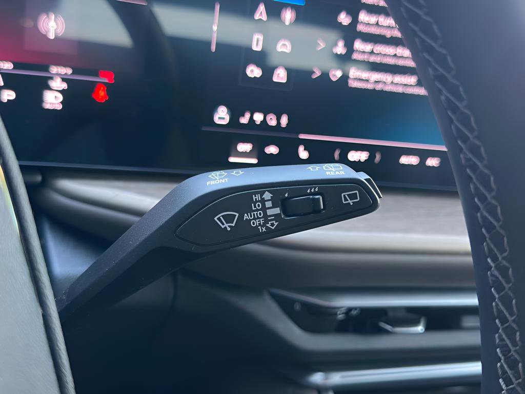 Used 2025 Audi Q5 Premium w/ Convenience Package image 46