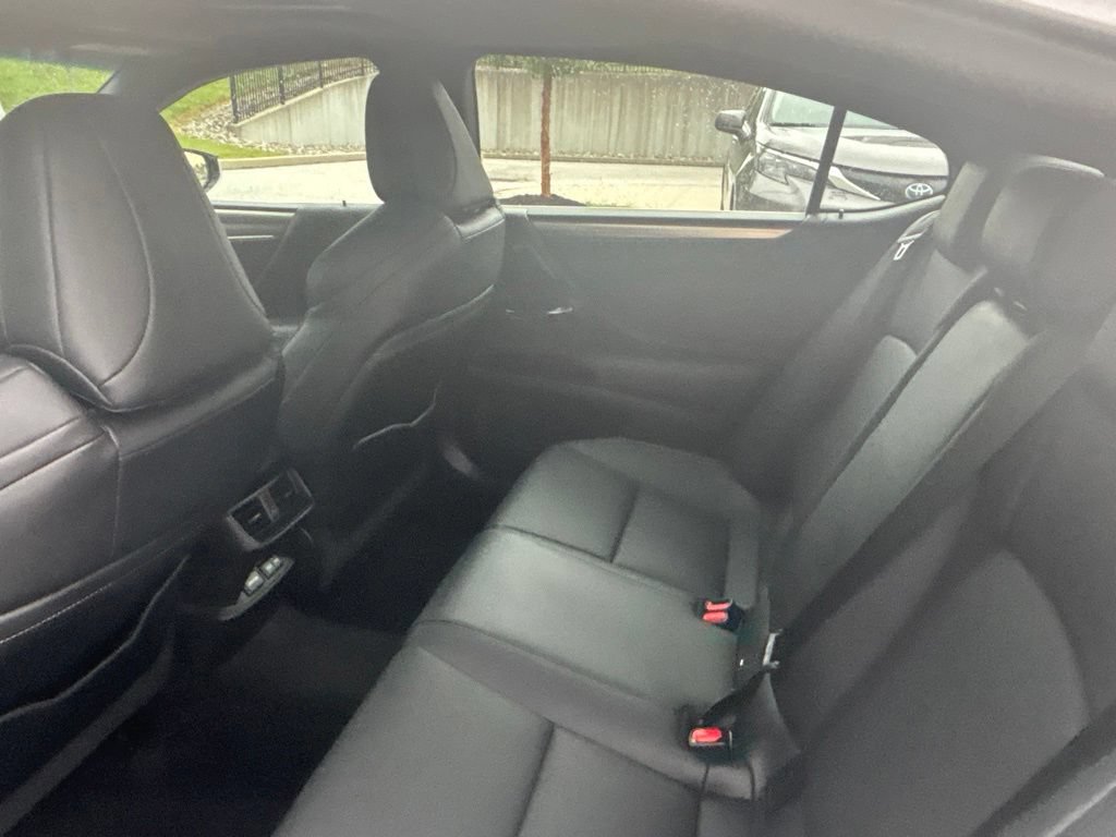Used 2022 Lexus ES 350 F Sport FWD image 9