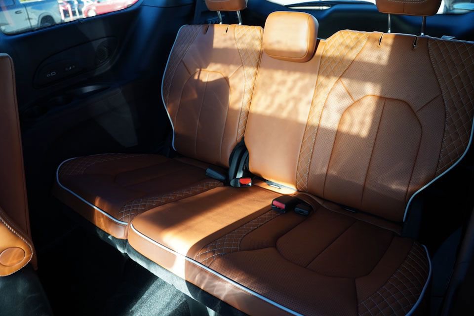New 2026 Chrysler Pacifica Pinnacle image 12