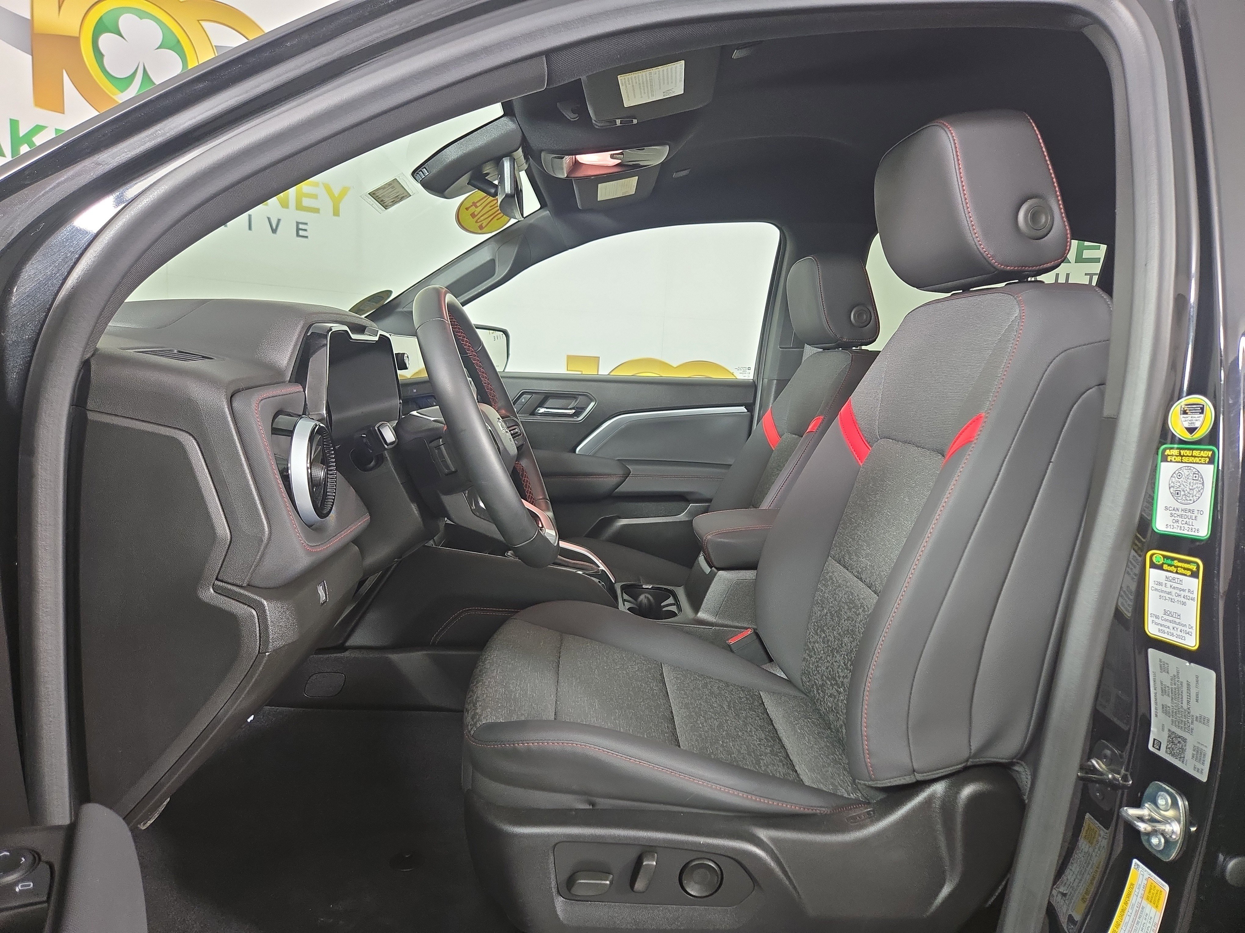 Certified 2024 Chevrolet Colorado Z71 w/ LPO, Dark Essentials Package image 11