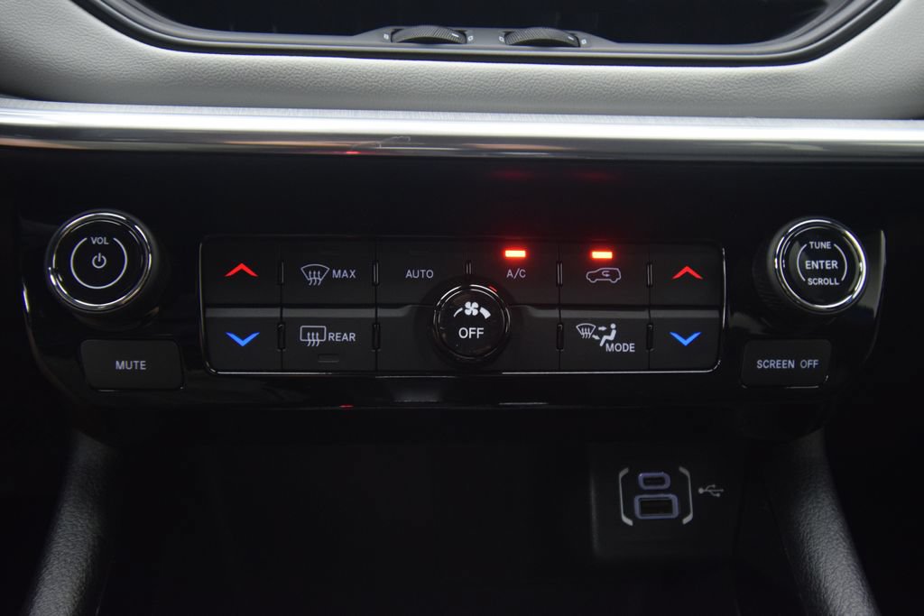 Used 2024 Jeep Compass Limited w/ Elite Group AWD/4WD image 38