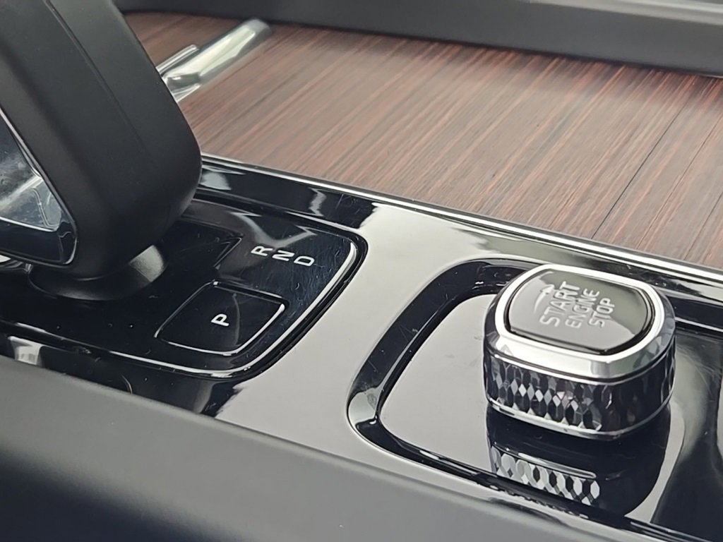 Certified 2023 Volvo XC60 B5 Plus w/ Climate Package image 27