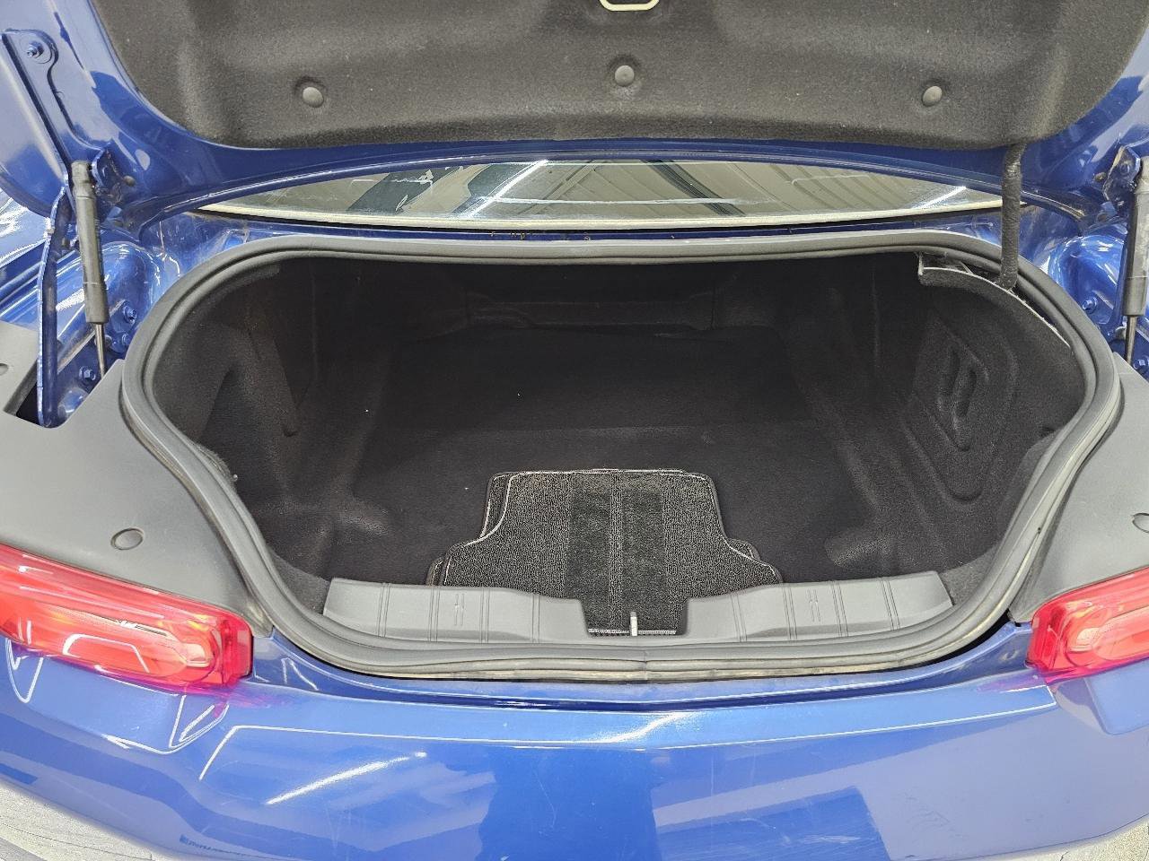 Used 2019 Chevrolet Camaro LS RWD image 12