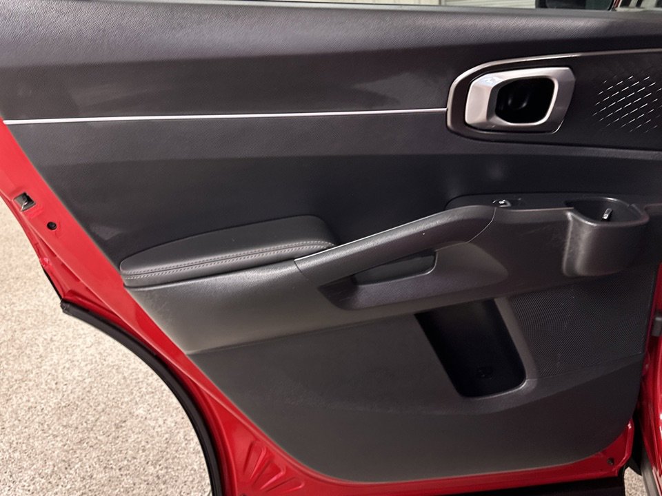 Used 2023 Kia Sorento EX image 11