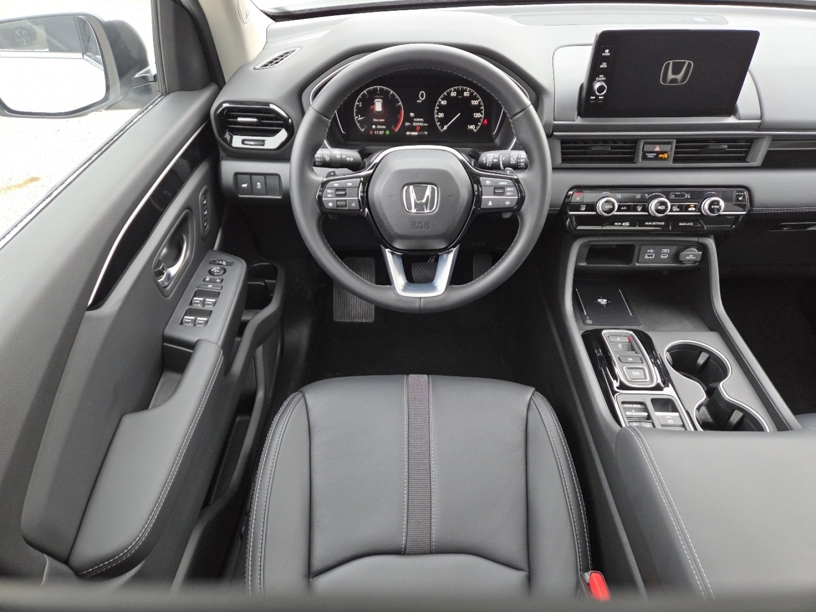 Used 2025 Honda Pilot Touring image 28