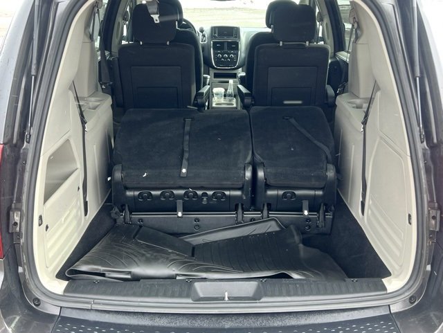 Used 2019 Dodge Grand Caravan SE w/ UConnect Hands-Free Group image 13