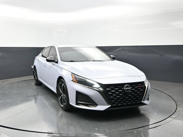 Used 2023 Nissan Altima 2.5 SR FWD image 5