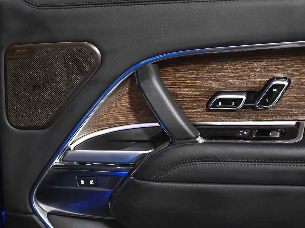 Used 2024 Land Rover Range Rover Autobiography image 17