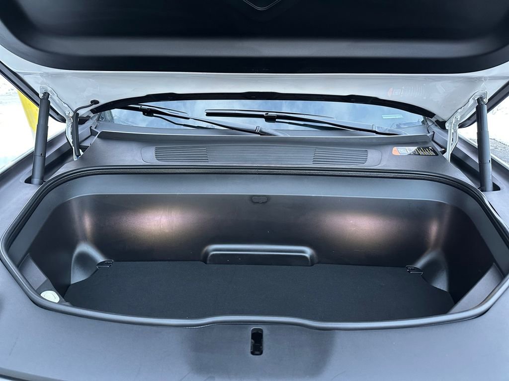 Used 2024 Rivian R1S Adventure image 24