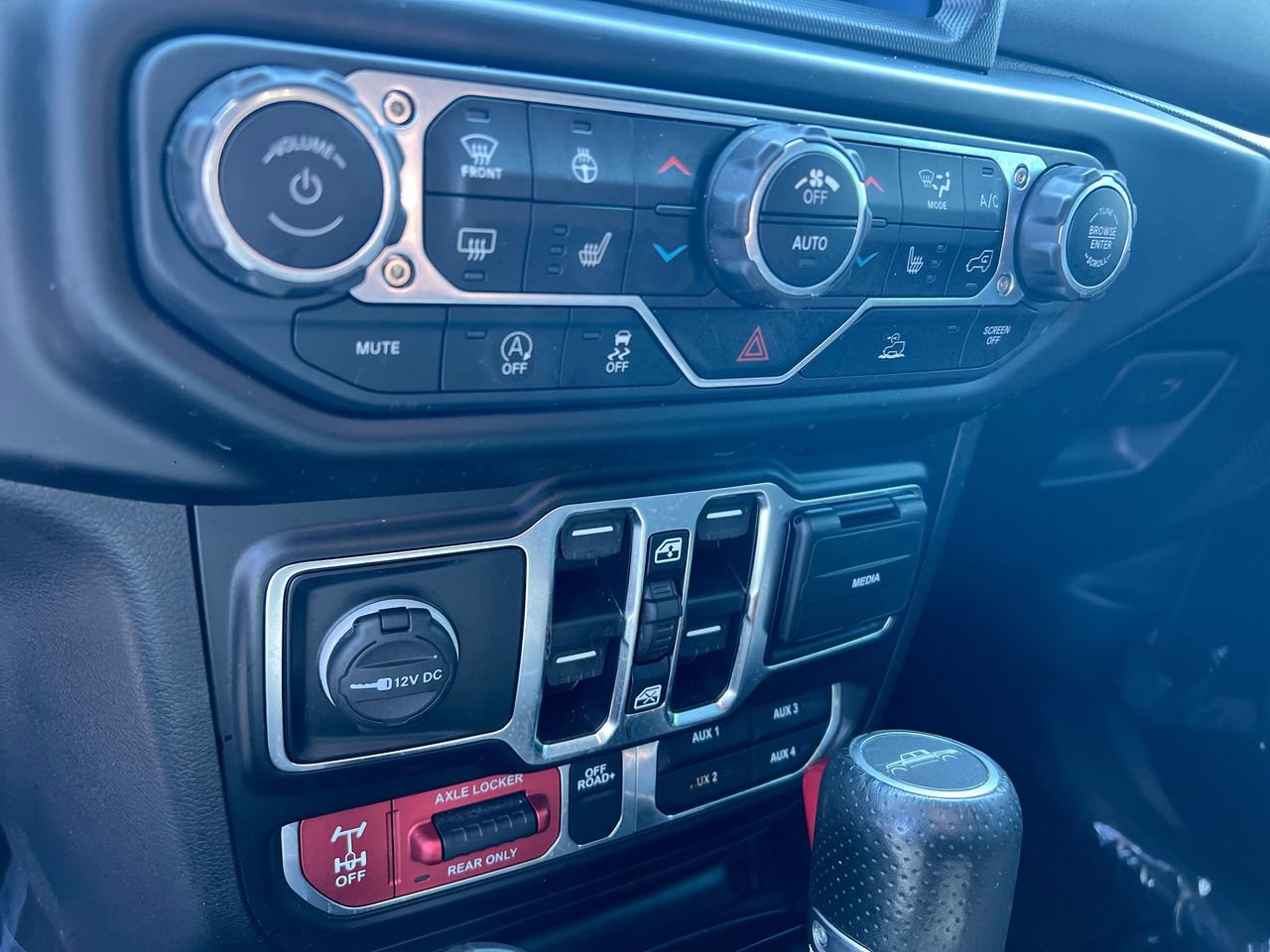 Used 2021 Jeep Gladiator Mojave AWD/4WD image 24
