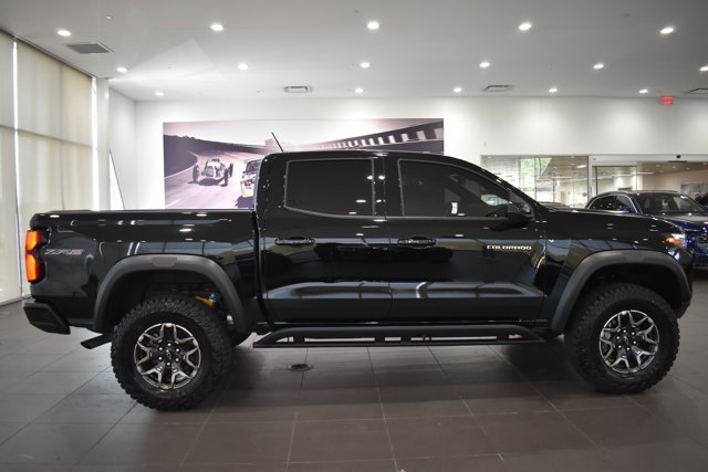 Used 2026 Chevrolet Colorado ZR2 w/ Technology Package AWD/4WD image 9