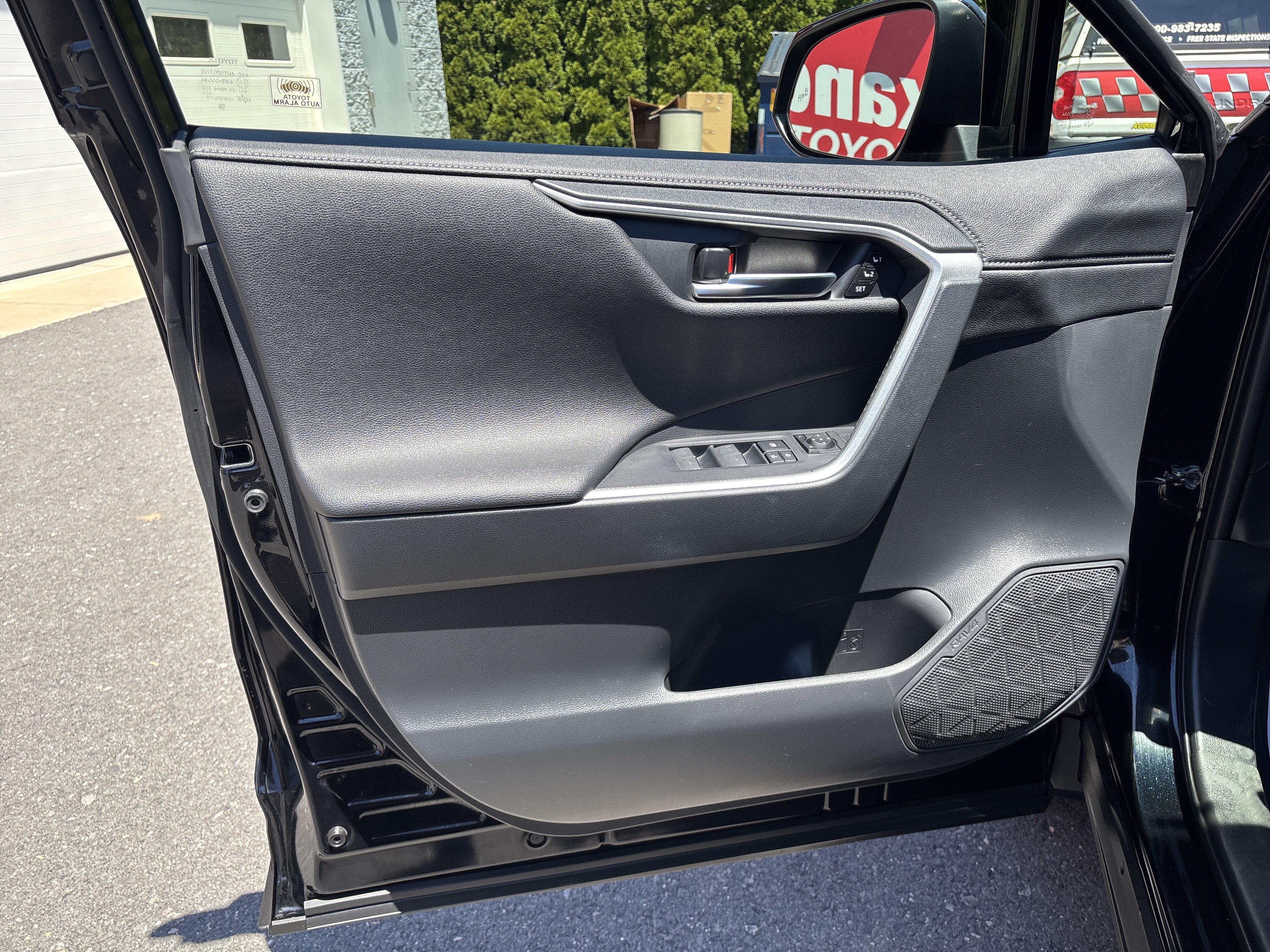 Certified 2025 Toyota RAV4 Limited w/ Advanced Technology Package AWD/4WD image 16