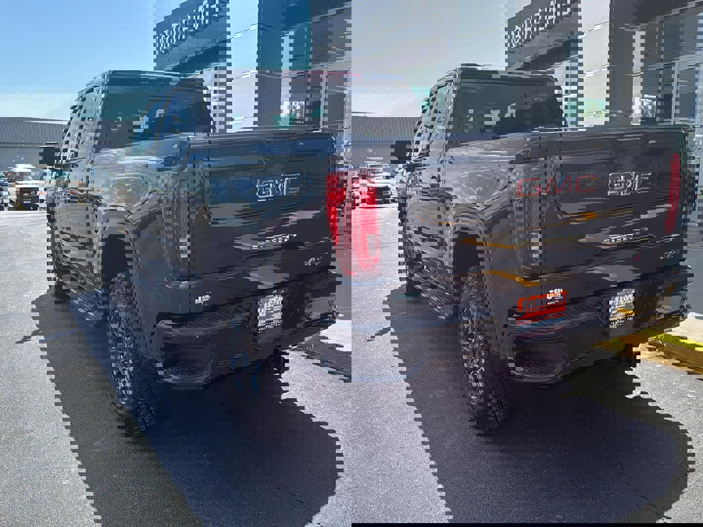 Used 2024 GMC Sierra 1500 AT4X image 2