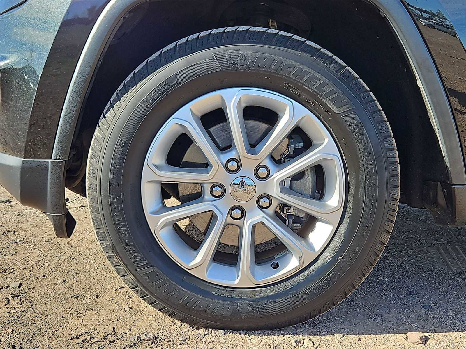 Used 2014 Jeep Grand Cherokee Laredo w/ 18" Wheel & 8.4" Radio Group image 14