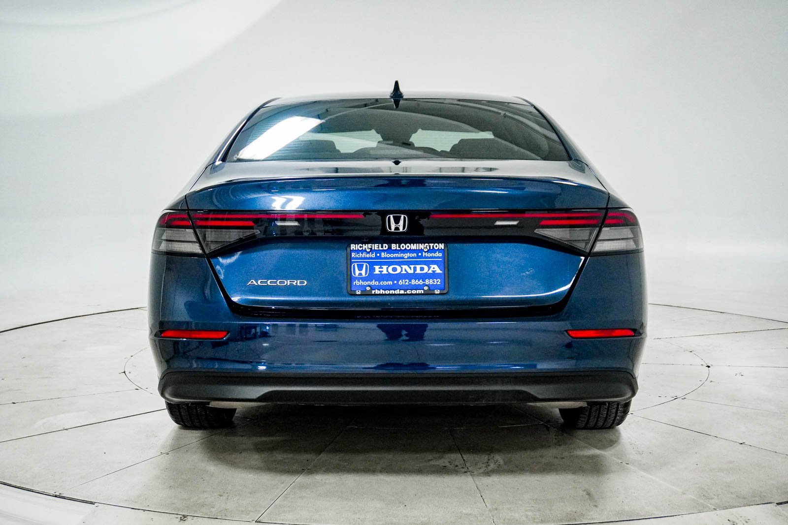 Certified 2025 Honda Accord SE image 7