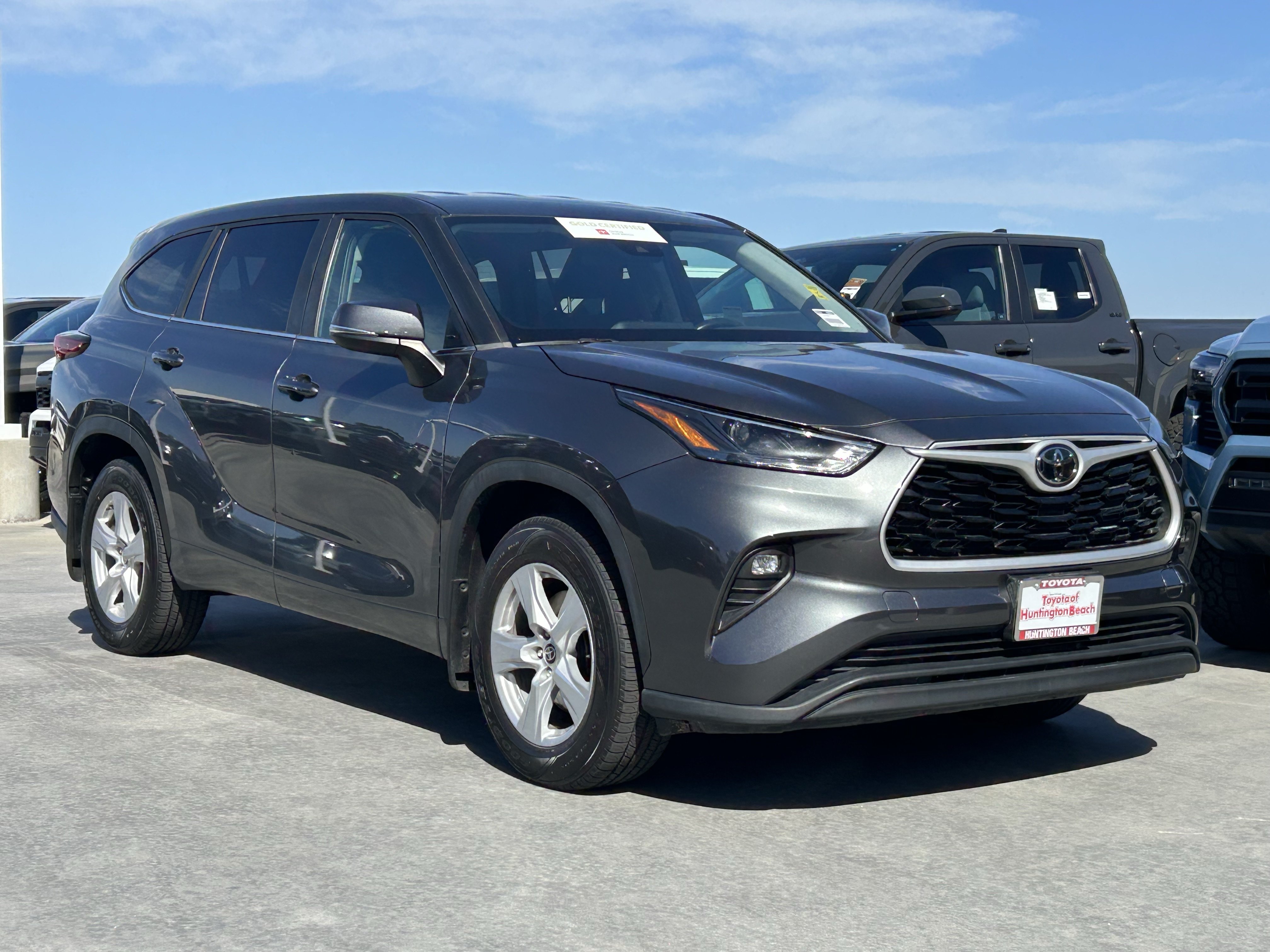 Certified 2023 Toyota Highlander LE FWD image 2
