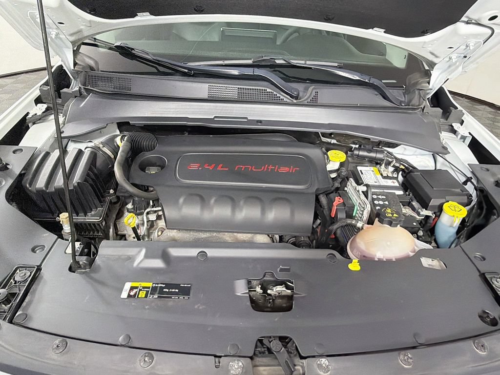 Used 2022 Jeep Compass Latitude FWD image 28