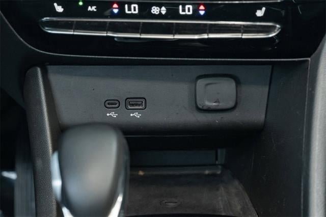 Used 2025 Buick Encore GX Avenir w/ Avenir Technology Package image 34