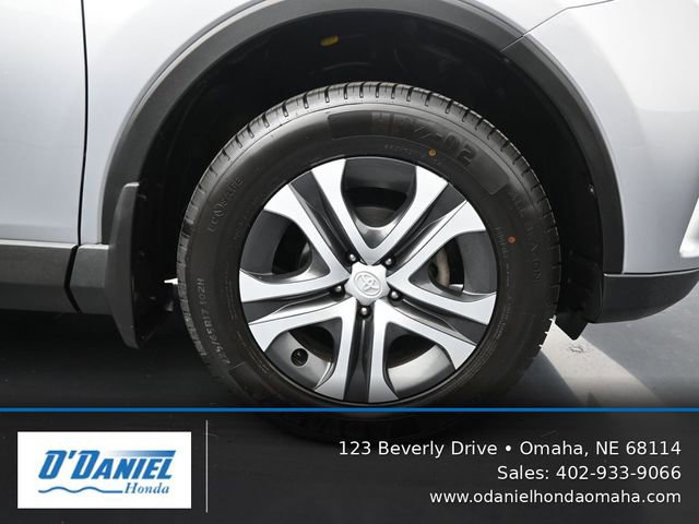 Used 2018 Toyota RAV4 LE w/ All Weather Liner Package AWD/4WD image 42