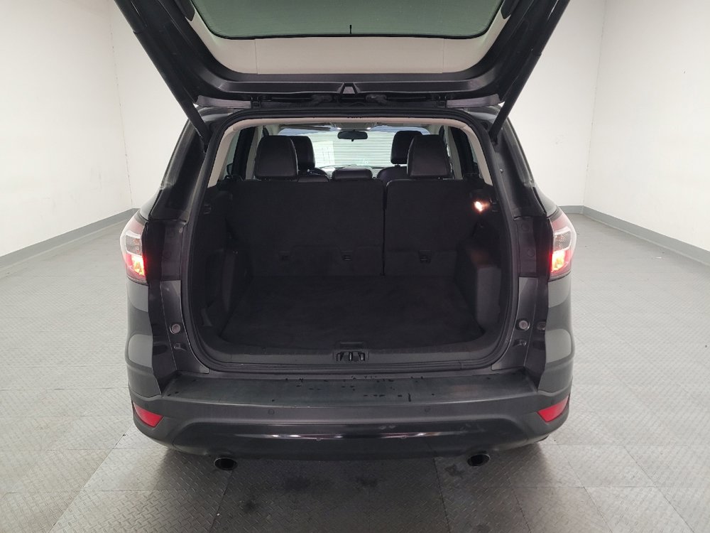 Used 2017 Ford Escape SE w/ Equipment Group 201A FWD image 29