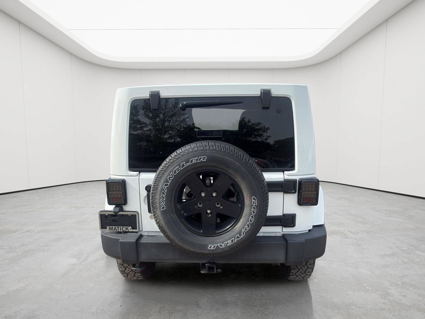 Used 2012 Jeep Wrangler Unlimited Sahara AWD/4WD image 5